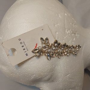 WOMEN'S LONG CLEAR GEMS STONES & GOLD EARRINGS